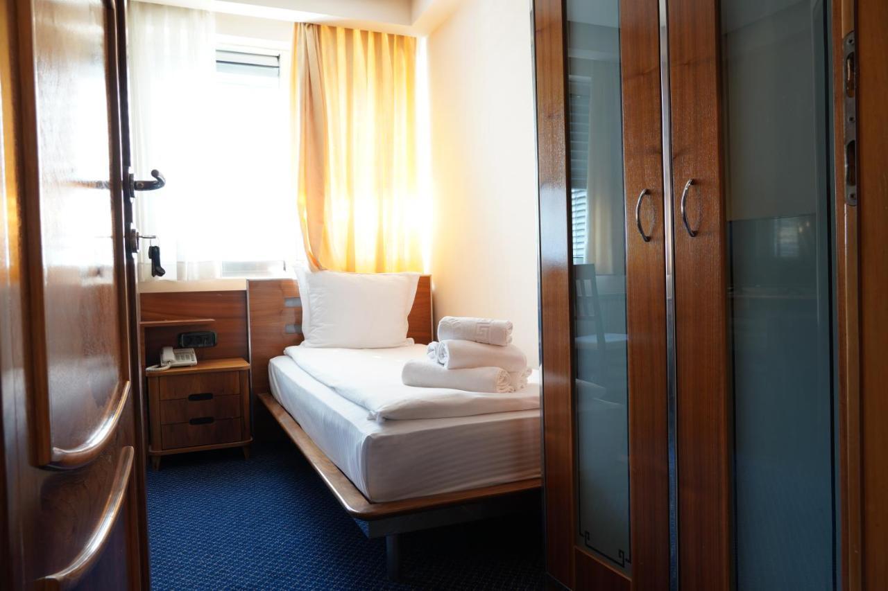 Hotel Brass- Free Parking Saraybosna Dış mekan fotoğraf