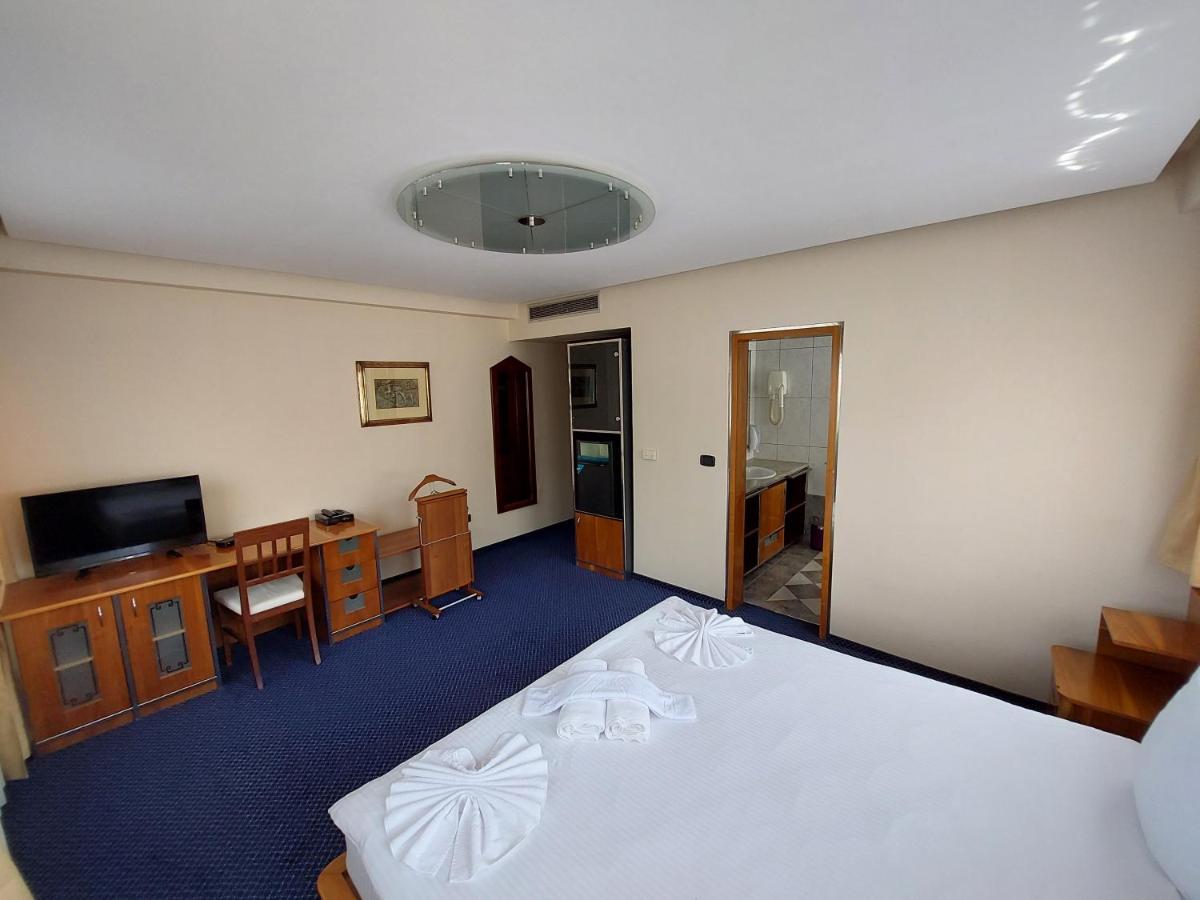 Hotel Brass- Free Parking Saraybosna Dış mekan fotoğraf