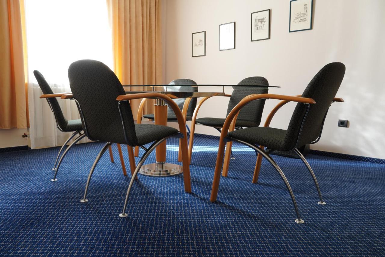 Hotel Brass- Free Parking Saraybosna Dış mekan fotoğraf