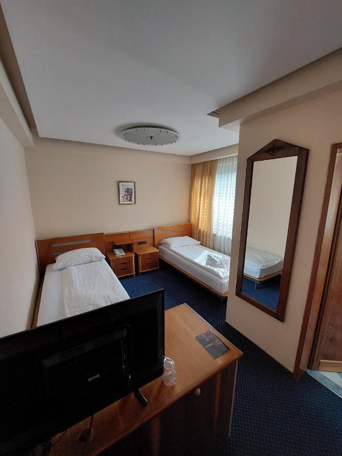 Hotel Brass- Free Parking Saraybosna Dış mekan fotoğraf