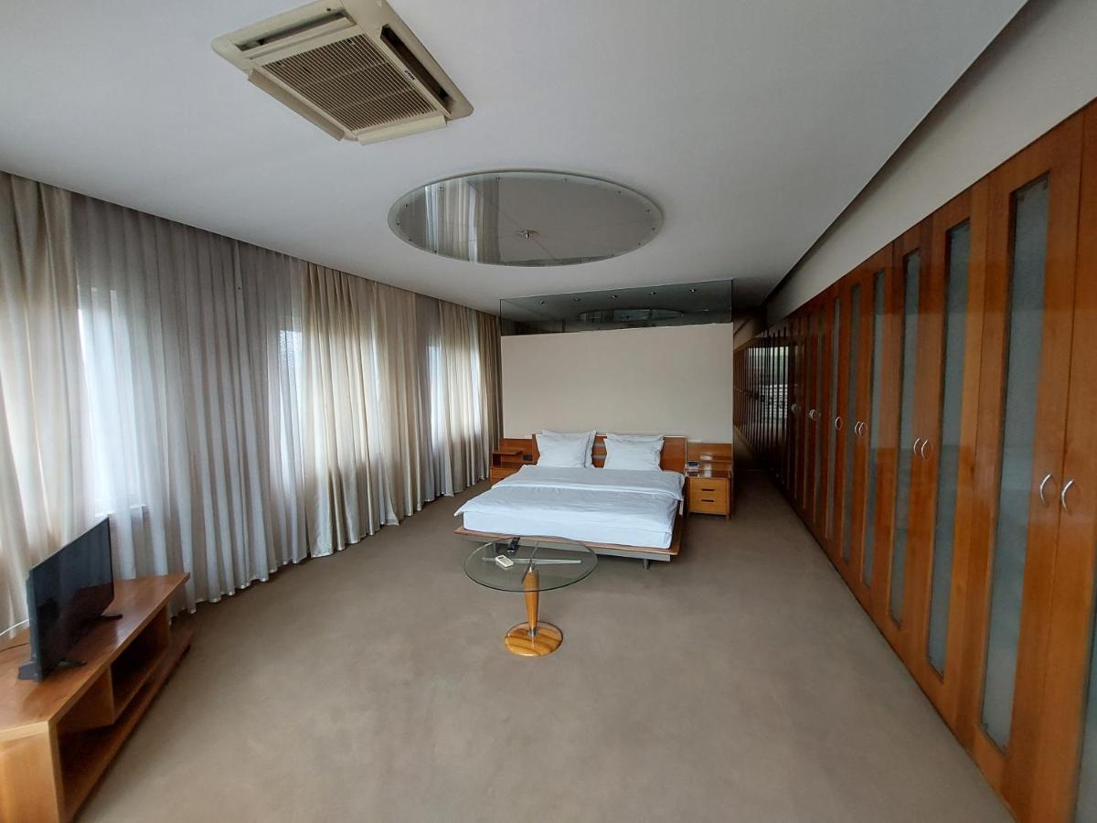 Hotel Brass- Free Parking Saraybosna Dış mekan fotoğraf