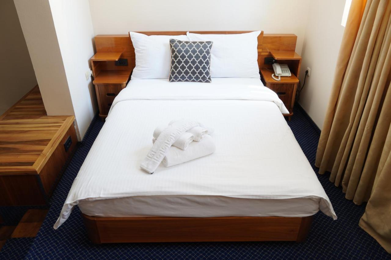 Hotel Brass- Free Parking Saraybosna Dış mekan fotoğraf