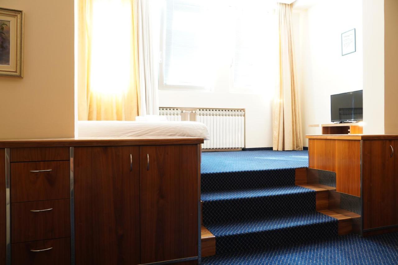 Hotel Brass- Free Parking Saraybosna Dış mekan fotoğraf